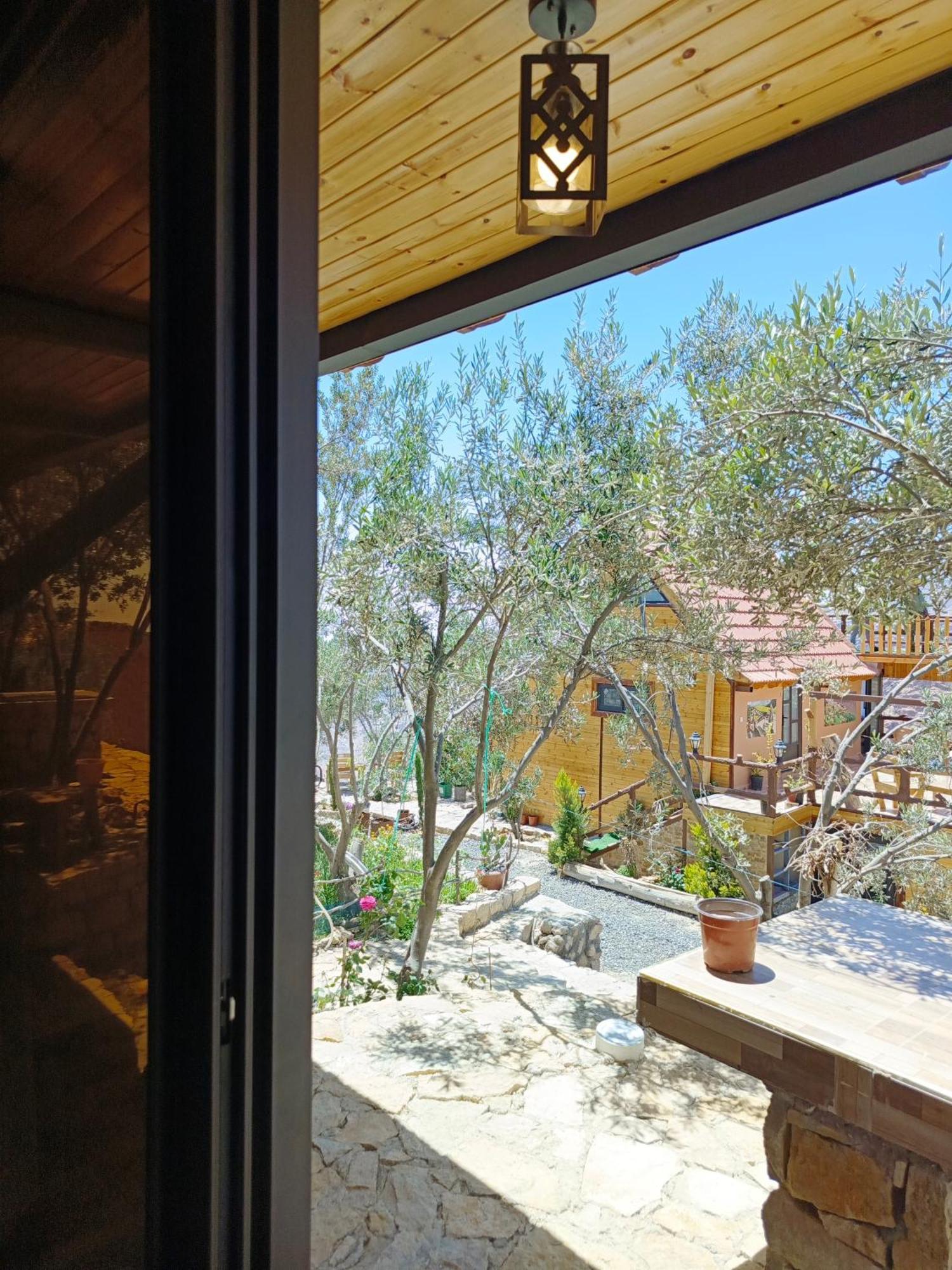Dana Luxury Huts Hotel Bagian luar foto