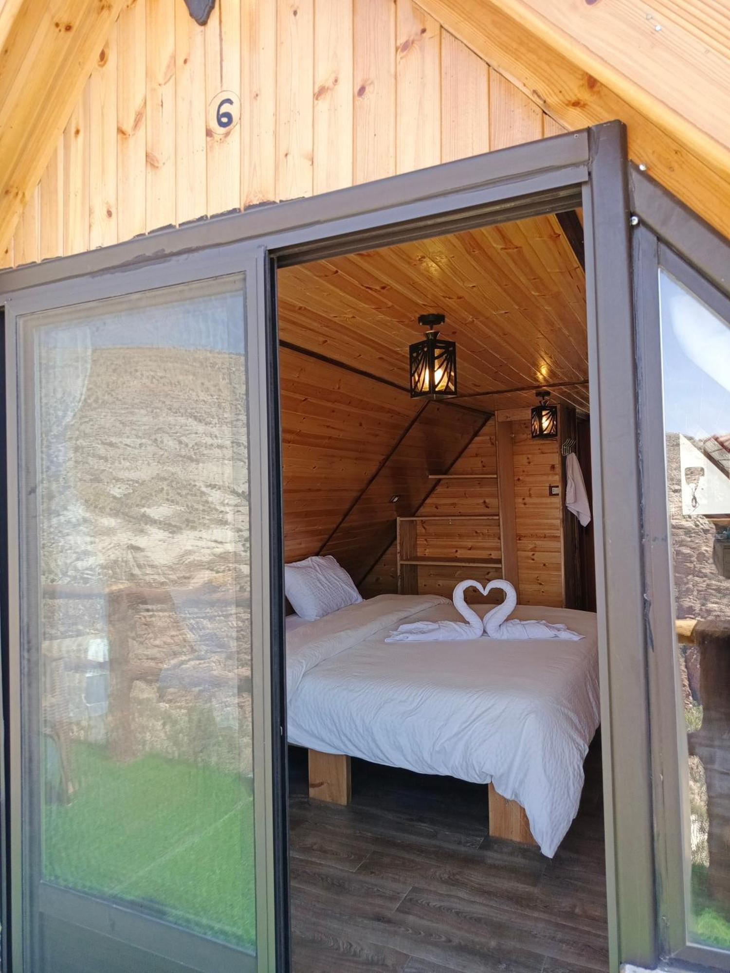 Dana Luxury Huts Hotel Bagian luar foto