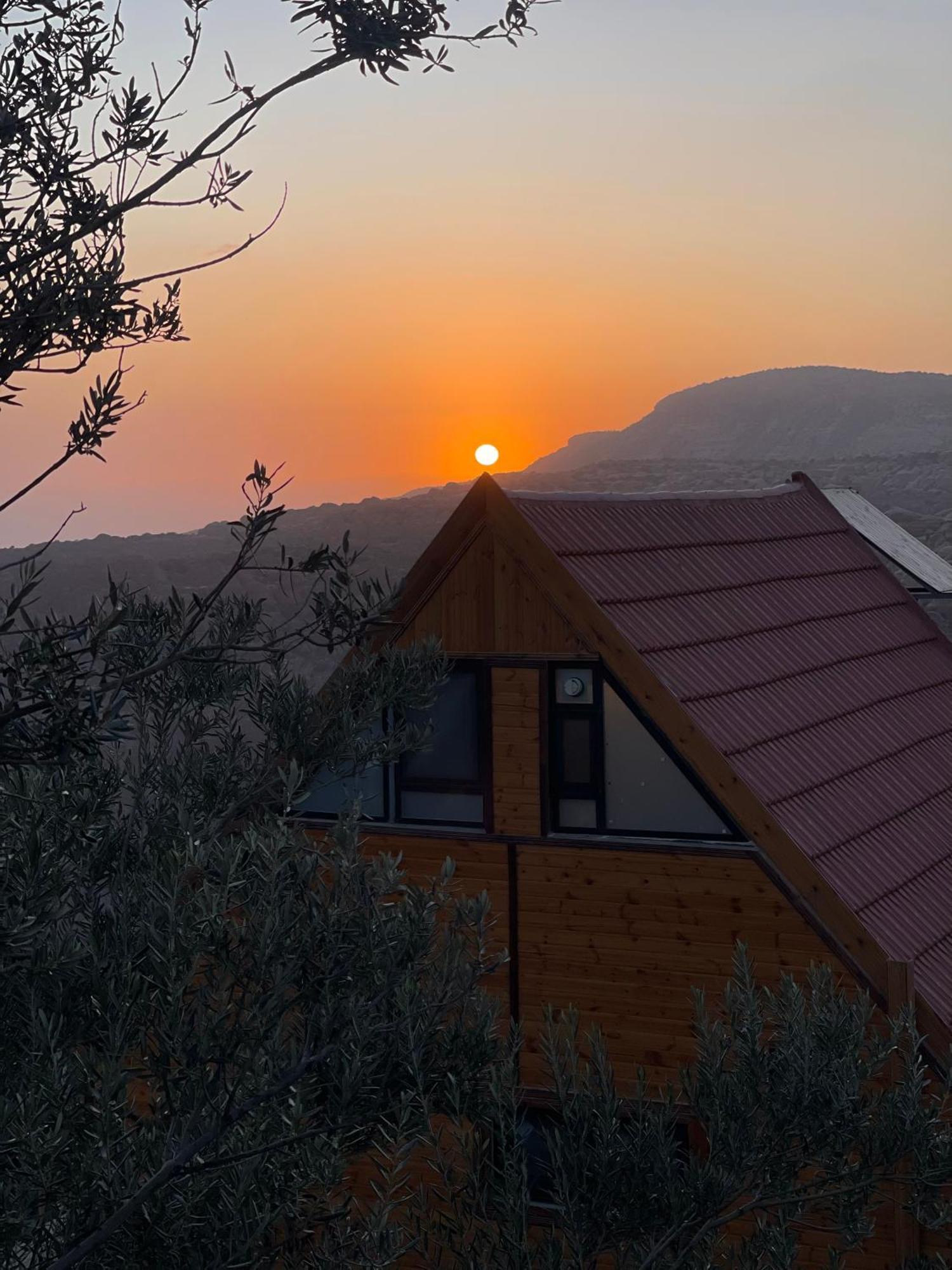 Dana Luxury Huts Hotel Bagian luar foto