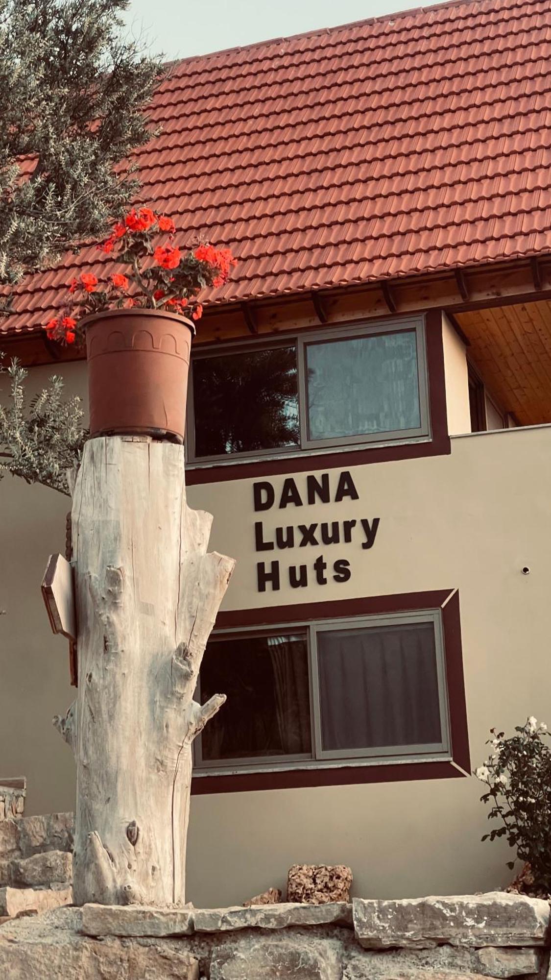 Dana Luxury Huts Hotel Bagian luar foto